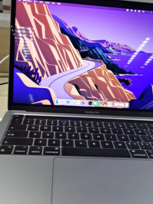 Apple A2338与Apple MacBook Pro区别是什么？显示效果哪个更好，哪个十分流畅？