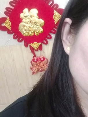 黄金耳钉