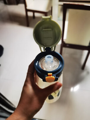 吸管水杯