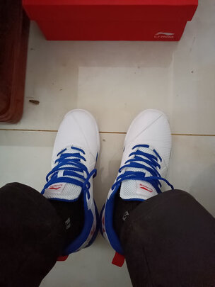 羽毛球鞋