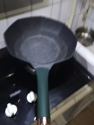 麦饭石不粘锅