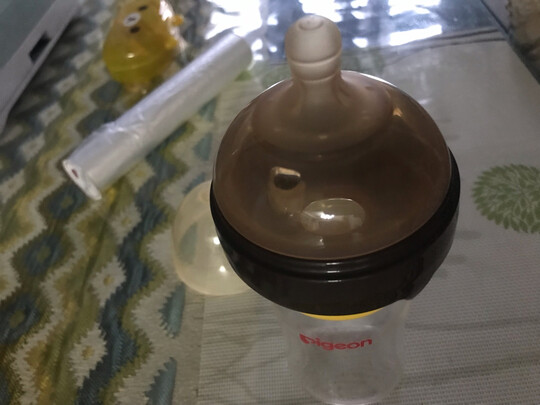 婴儿奶嘴