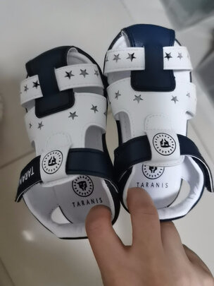 儿童凉鞋