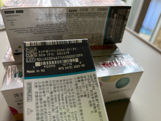 隐形眼镜
