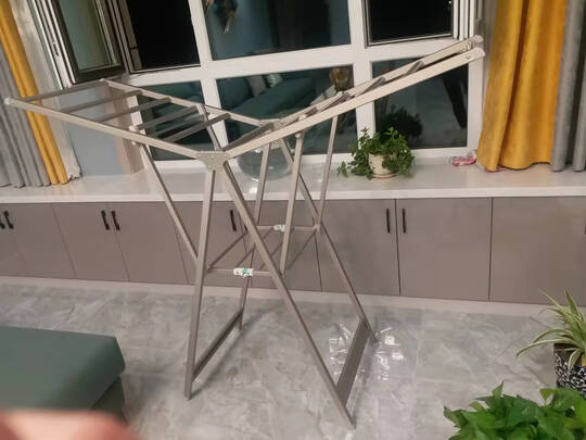落地晾衣架