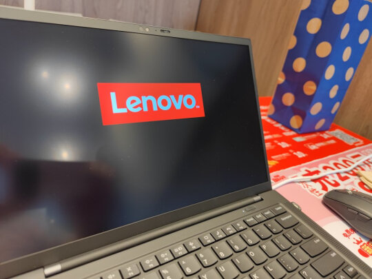 %title插图%num 联想笔记本电脑ThinkPad X1 Carbon 2021款 英特尔Evo平台 14英寸11代酷睿i5 16G 512G /4G版/16:10微边框
