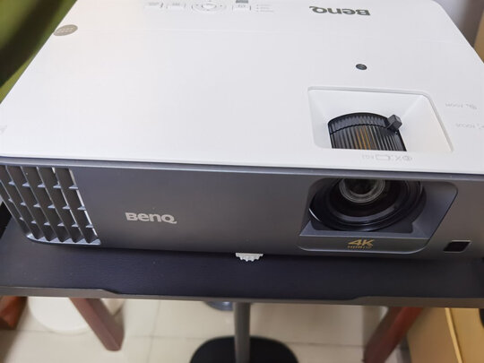 %title插图%num 明基(BenQ)TK700ST 投影仪 投影仪家用 投影机 (4K超高清 3000流明 HDR 短距投影 240Hz&4ms低延迟)