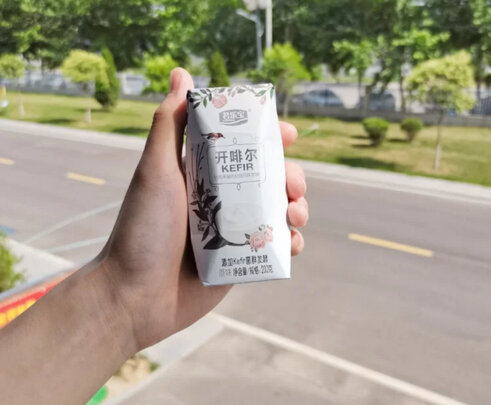 酸牛奶
