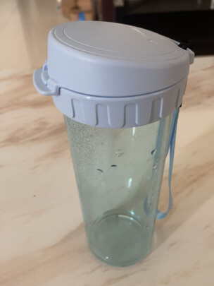 运动水杯