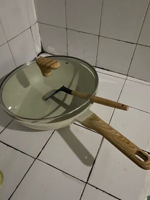 麦饭石不粘锅