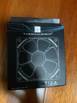 三,爱国者(aigo)机箱风扇网友对比评测