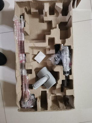 %title插图%num 美的P6 Snow 无线手持家用吸尘器 大吸力 毛发不缠绕 可水洗滤芯 99.99%深度除螨 车载无绳配免孔支架