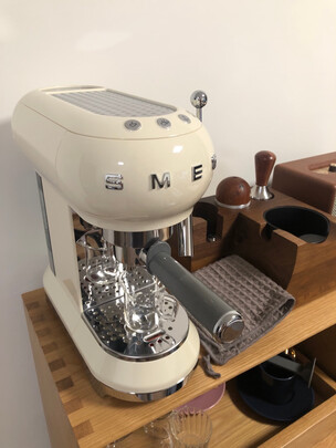 SMEG斯麦格意大利 复古烤面包机电热水壶咖啡机 早餐下午茶三件套装 多色可选 奶白色套装
