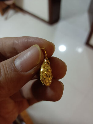 黄金吊坠