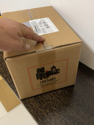 %title插图%num 飞利浦(PHILIPS)电动剃须刀SkinIQ蜂巢9系智能光感刮胡刀S9932【敏感肌适用】