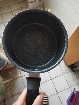 麦饭石不粘奶锅