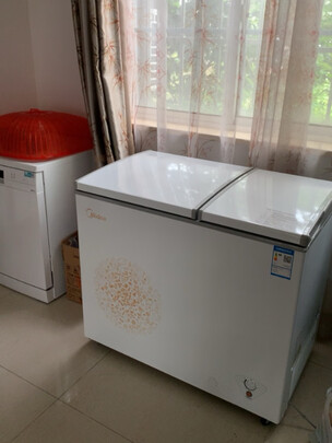 %title插图%num 美的(Midea)200升 双温双箱冷柜 家用商用冰柜 一级能效 冷冻冷藏卧式冰箱 BCD-200DKM(E)