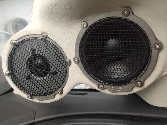 车载低音炮音响