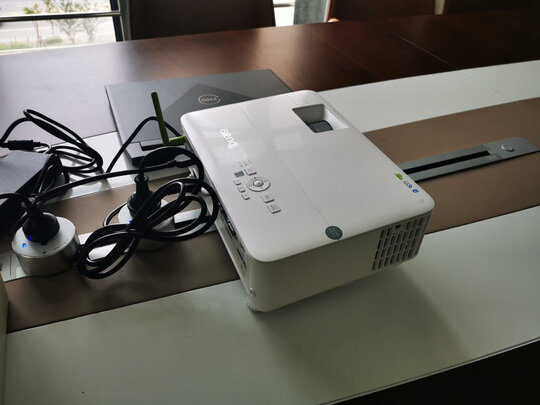明基（BenQ）E592 智能投影仪 投影机 投影仪办公（超高清WUXGA 4000流明 双频双路Wifi 无线同屏 视频会议）