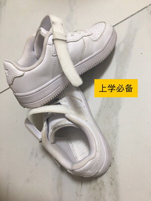 儿童运动鞋