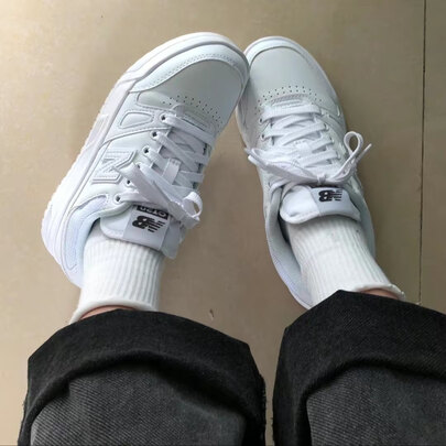 运动板鞋