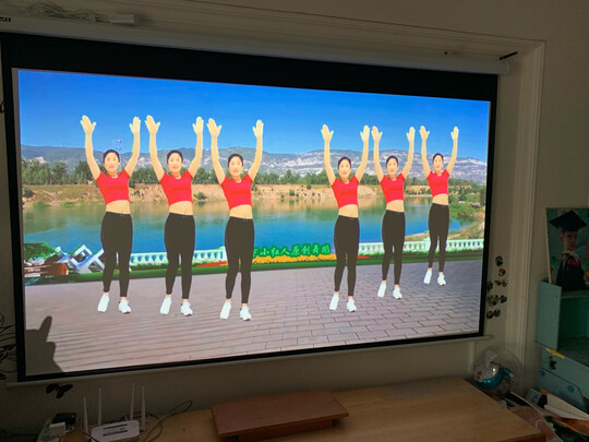 %title插图%num 明基(BenQ)TK800M 4K投影仪 投影机 投影仪 家用(4K超高清 3000流明 3D影院 HDR 支持2.35:1影院比例)