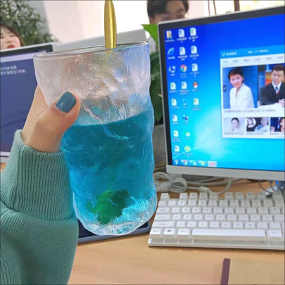 玻璃杯