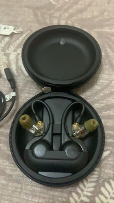 %title插图%num 舒尔 Shure RMCE-TW2真无线蓝牙耳挂适配器 MMCX 接口 蓝牙5.0