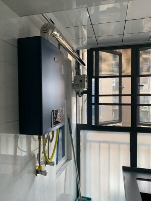 %title插图%num 林内(Rinnai) 16升燃气热水器 家用天然气 语音智控 恒温防冻大水量 京东小家智能生态 RUS-16QD33W 京品家电