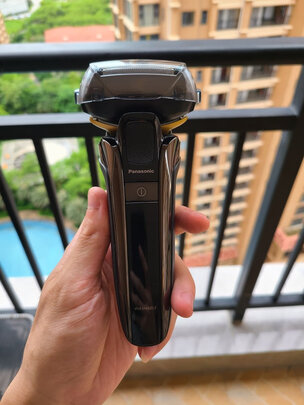 %title插图%num 松下剃须刀电动充电刮胡刀ES-LV9C往复式5D柔性浮动五刀头朗达日本原装进口礼物送男友 ES-LV9CX(银色)搭载智能净洗器