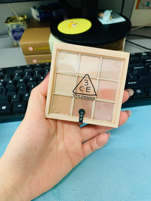 眼影盘