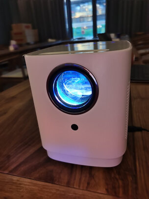 璟甄R5投影仪选购容忽然的三大要点