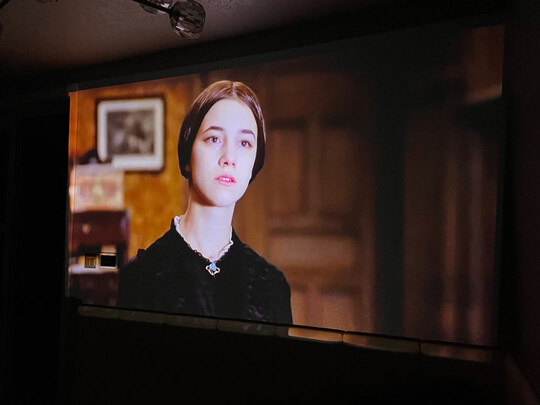 坚果J10是哪里生产的，值吗