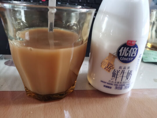 玻璃水杯