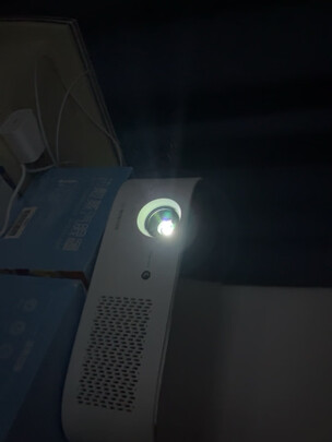 腾讯极光投影仪T2 投影仪家用 卧室投影 家庭影院（全自动梯形校正 杜比&DTS音效 京东小家智能生态）