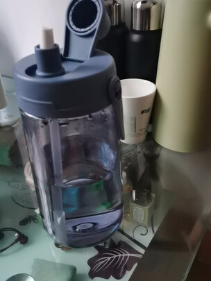 运动水杯