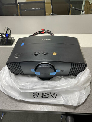 %title插图%num 明基(BenQ)W5700 投影机 投影仪家用(4K超高清 DCI广色域 ISF认证 运动补偿 HDR-PRO 镜头位移)