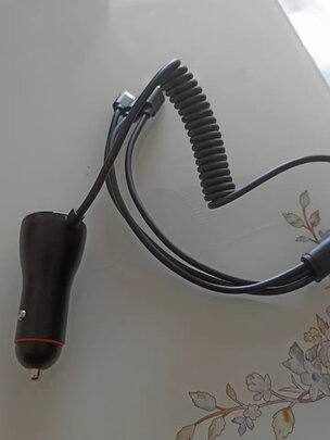 车载充电器