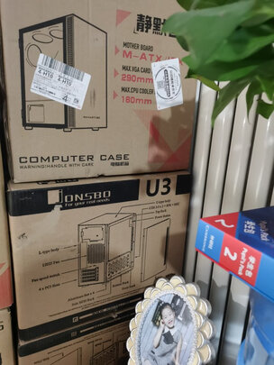 %title插图%num 乔思伯(JONSBO)U3 银色 MINI-MATX机箱(支持MATX主板/全铝机箱/ATX电源/175MM高内散热器/260MM长内显卡)