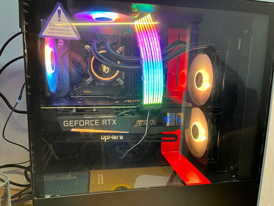%title插图%num 安钛克 Antec NE750金牌全模组/7年换新/全日系电解电容/寿命更持久/支持风扇启停/双8pin电脑主机电源750W