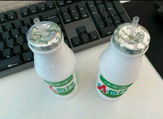 三,娃哈哈蜜桃味ad钙奶220g*24网友对比评测
