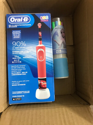 欧乐B儿童电动牙刷 小圆头牙刷全自动计时充电式(3岁+适用)护齿 冰雪奇缘款 D100Kid(刷头图案随机)新年礼物