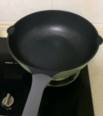 麦饭石不粘锅