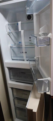 %title插图%num 美的(Midea)226升三门多门家用冰箱风冷无霜小冰箱BCD-226WTM(E)中门变温节能低噪
