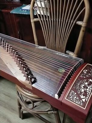 乐器古筝