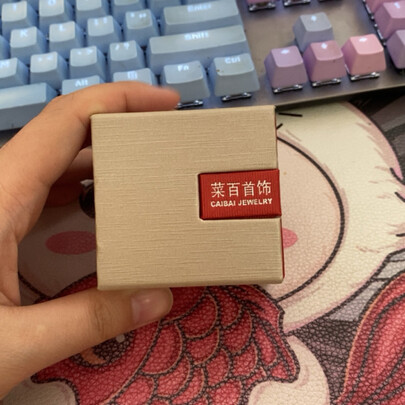 黄金耳钉