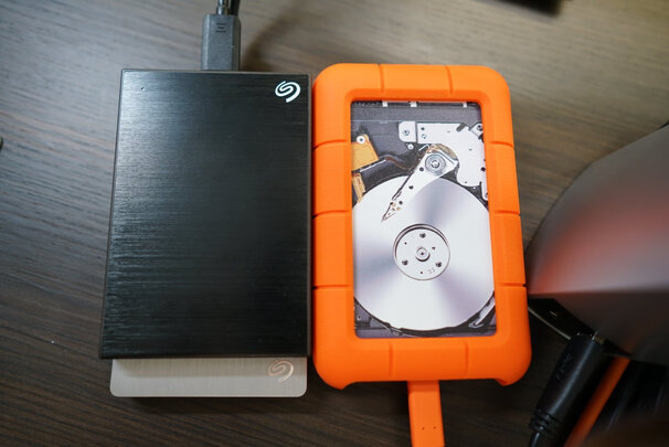 雷孜LaCie 1TB Type-C/USB3.1 移动硬盘 Rugged 2.5英寸 便携三防 希捷高端品牌