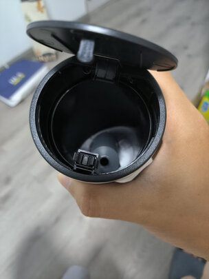 车载垃圾桶