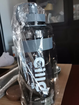吸管水杯
