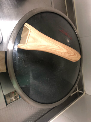 麦饭石不粘锅